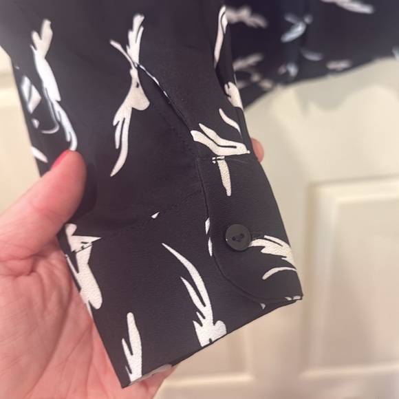 Philosophy NWT black/white dragonfly button down, XS - Picture 5 of 8